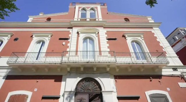 Palazzo dela Torre, Varaa Huoneisto Bari Bari Province