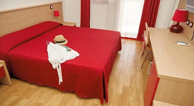 Hotel Residence Key Club, Забронировать Отель Отели Лацио с бассейном, Бассейн
