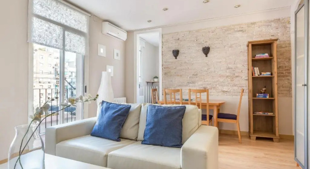 Апартаменты 2-bedroom Bright and Classic Sagrada Familia Apartment