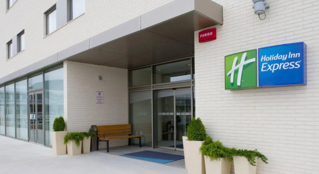 Holiday Inn Express Vitoria, Rezerwuj Hotel Hotele w Baskonia z parkingiem, Parking