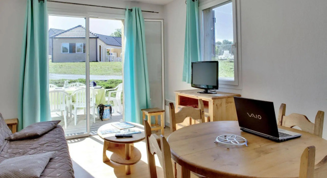 Residence*** MMV le Domaine Du Bosquet, Rezerwuj Hotel Hotele w Egletons z parkingiem, Parking