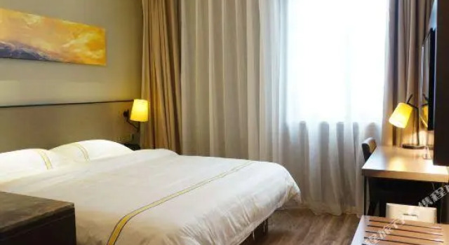 Ease Hotel (Beijing Liangxiang University Town)