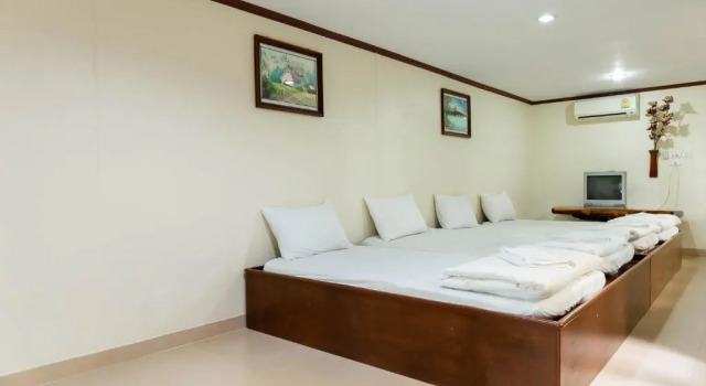 Baan Kitsada, Rezervovat Hotel Hotely v Central Thailand s parkováním, Parkování