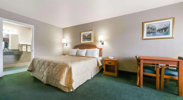 Двухместный номер Standard Days Inn by Wyndham Granbury
