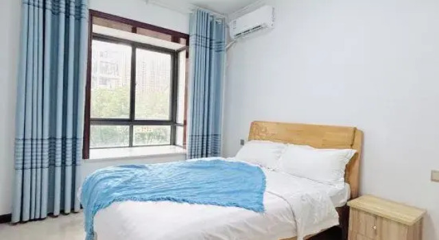 Люкс с 4 комнатами с балконом Beihai Ximo Homestay (Yintan Scenic Area Branch)