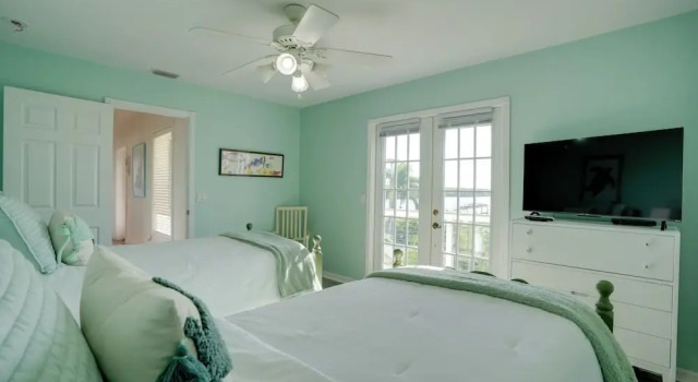 Bokeelia Island Oasis: Waterfront, Private Dock!, Book Feriehus Sommerhuse i Bokeelia, Hytte