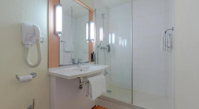 Двухместный номер B&B HOTEL Chartres Centre Cathédrale 3 étoiles
