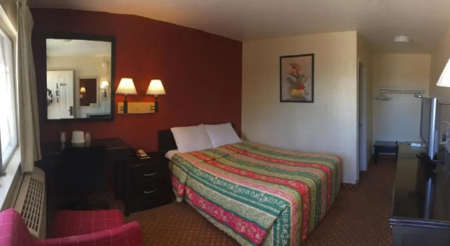 Номер Standard Hilltop Inn & Suites