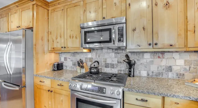 Suncadia Resort Condo w/ Seasonal Pool Access!