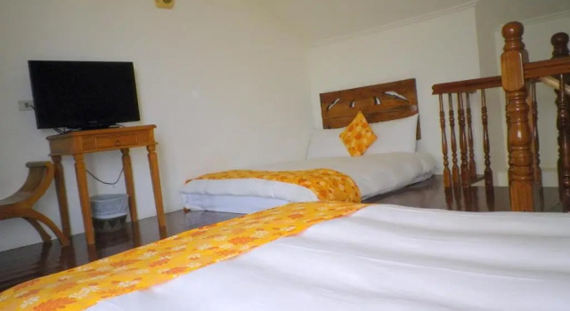 Семейный люкс с балконом Mamalulu Hostel