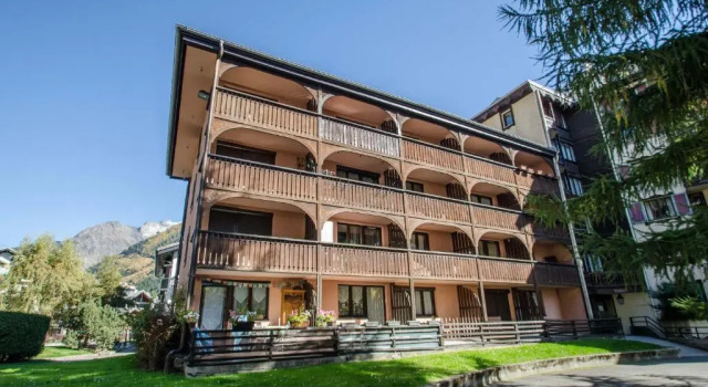 Jonquille Residence, Prenota Hotel Hotel a Alvernia con parcheggio, Parcheggio