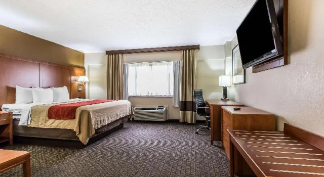 Номер Standard SureStay Plus by Best Western Mobile I-65