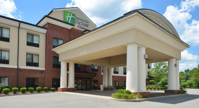 Run of House Holiday Inn Express & Suites Fairmont by IHG