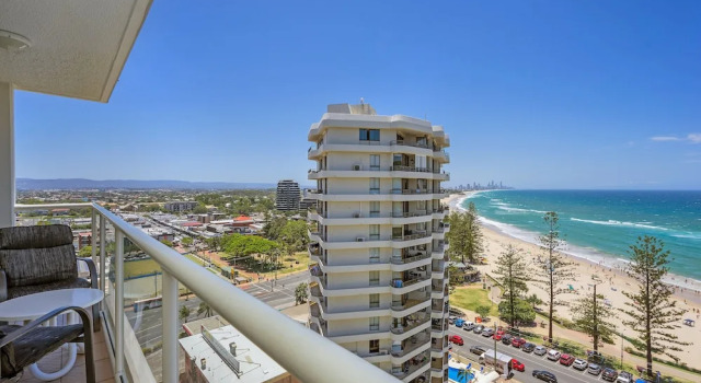 Апартаменты Standard c 1 комнатой с балконом и с видом на океан Burleigh Beach Tower