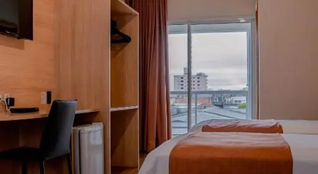 Трёхместный номер Standard с балконом Luds Comfort Hotel