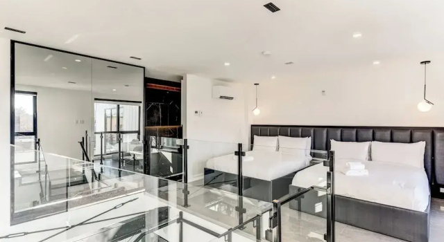 Номер Standard Пентхаус с видом на внутренний двор CLUBHAUS Hotel