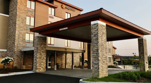 La Quinta Inn & Suites by Wyndham Williston Burlington, Забронировать Отель Берлингтон Burlington Area