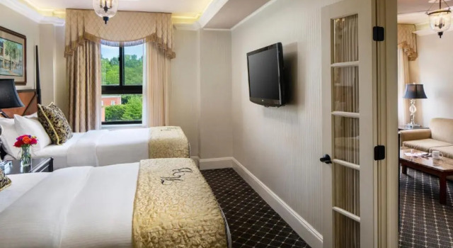 Четырёхместный номер Standard Hotel Bethlehem, A Historic Hotel of America