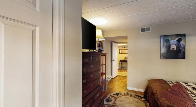 Lakefront Poconos Retreat! Pool & Hot Tub Access, Book Hotel Holiday Poconos United States of America