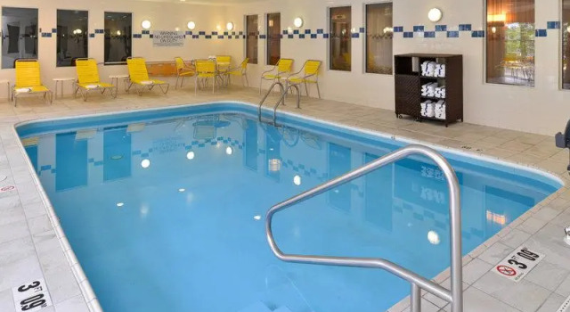Двухместный люкс c 1 комнатой Fairfield Inn & Suites by Marriott Cleveland Avon
