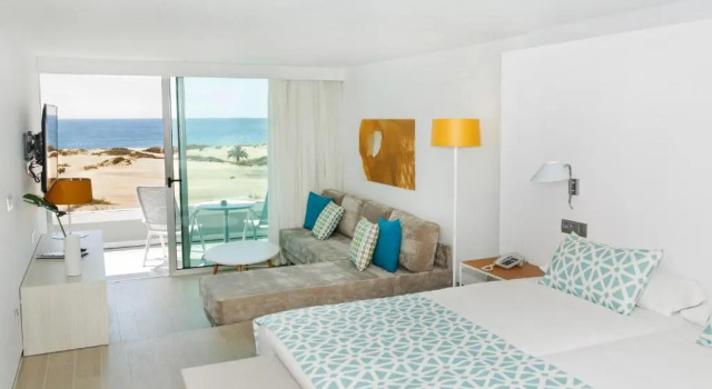 Полулюкс Deluxe Santa Monica Suites Hotel