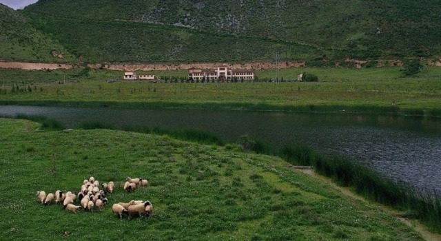 Gyalthang Dzong Shangri La, Buchen Sie Hotel Hotels in Yunnan mit Parkplatz, Parkplätze