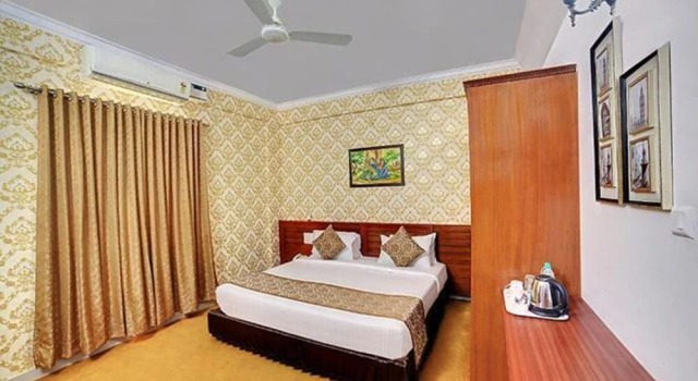 Номер Premium FabHotel Prime Liverpool Blue