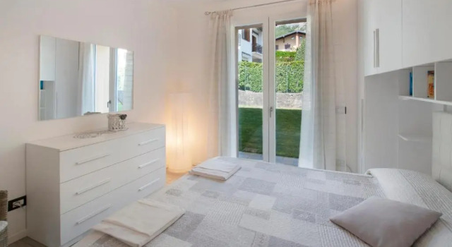 Appartamento Zerboni C1, Book Apartment Hotels in Como with a Pool, Swimming Pool