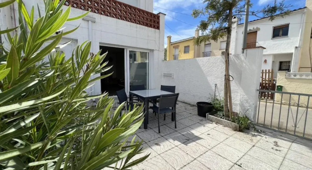 BYBLOS 69A - Casa con piscina comunitaria