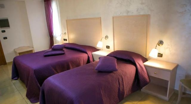 Трёхместный номер Standard Hotel Miramare
