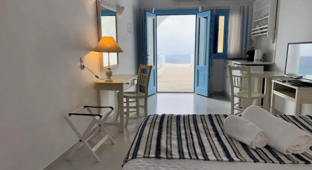 Santorini Theasis Suites
