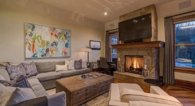 Lorian No 11 Condo