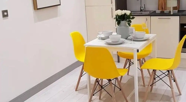 Апартаменты Icon Mews Southend  with FREE WiFi