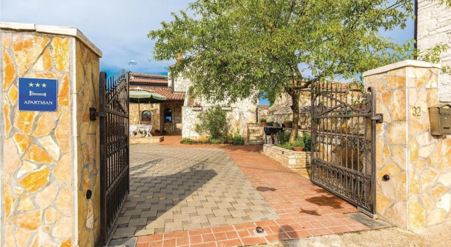 Awesome Home in Orbanici With Wifi and 1 Bedrooms