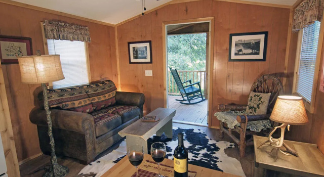BlissWood B&B Ranch, Rezerwuj Bed and Breakfast Eagle Lake Teksas