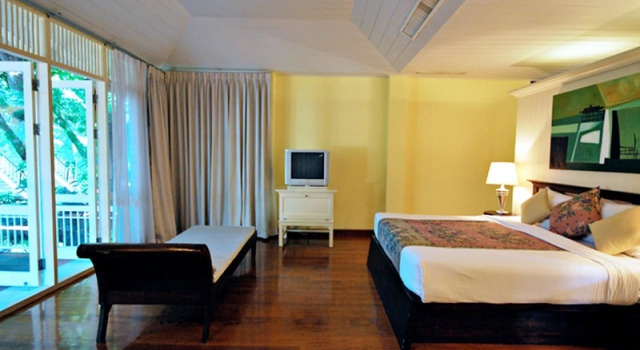 Номер Standard с балконом Baan Bayan Beachfront Hotel