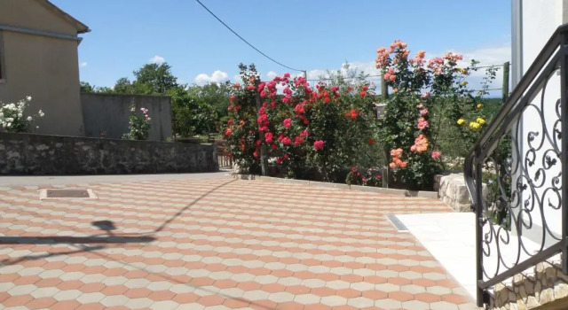 Villa Roze, Đặt Biệt thự Soline Krk