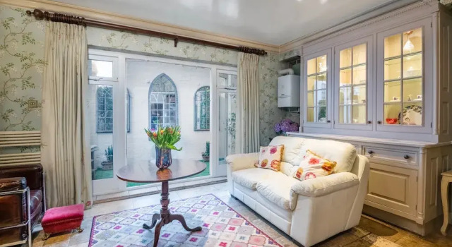 Classic Westminster Home near to Buckingham Palace, Забронировать Отель Лондон Большой Лондон, рядом с Конференц-центр Church House Westminster