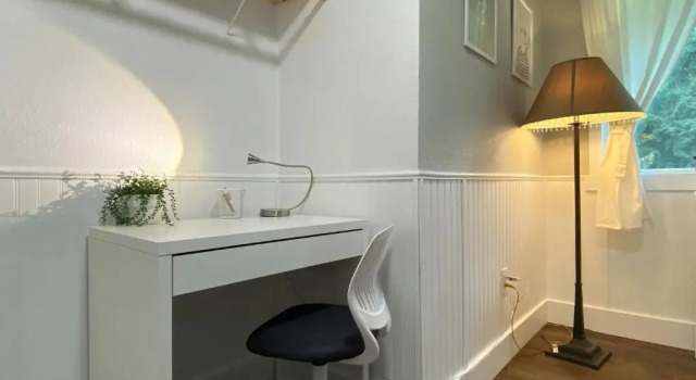 Cozy and Quiet Family Home in Park Setting Near PDX, Buchen Sie Hotel Vancouver Willamette Valley