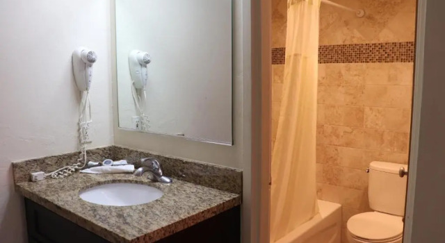 Номер Standard Curtis Inn & Suites