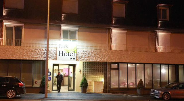 Park Hôtel & Appartements, Забронировать Отель Шоле Замок Пюи-дю-Фу