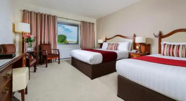 Трёхместный номер Standard Scotts Hotel