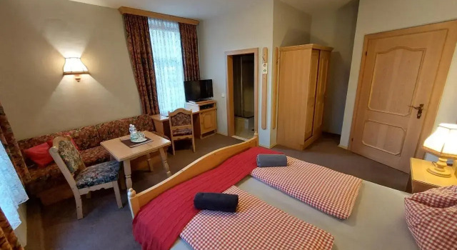 Pension 3 Raben, Book Hotel Leoben 