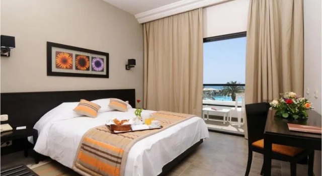 Двухместный номер Standard с балконом и с видом на море Nozha Beach Resort & Spa