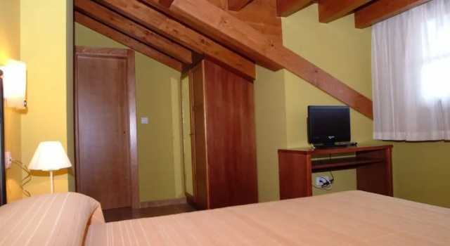 Четырёхместный номер Superior Hostal Europa