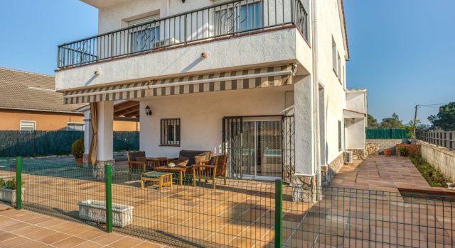 Scenic Villa in Fogars de la Selva With Swimming Pool, Забронировать Вилла Фогас-де-Тордера провинция Барселона