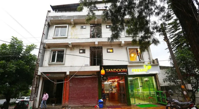 OYO 15566 Hotel Rosewood Inn, Rezervovat Hotel Rājpur Uttarakhand
