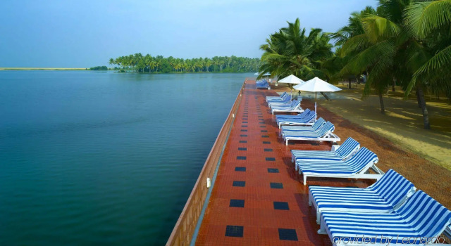 Estuary Sarovar Premiere , Poovar Island, Book Ferieresort Hoteller i New Delhi med pool, Swimmingpool