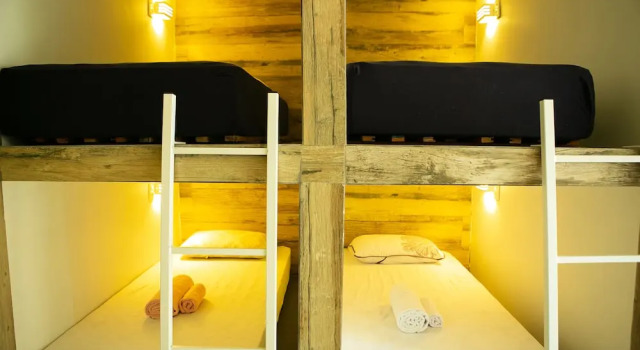 Кровать в общем номере Hostel House Santinho