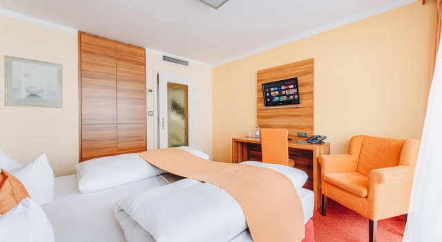 Двухместный номер Standard с балконом Hotel Isartor